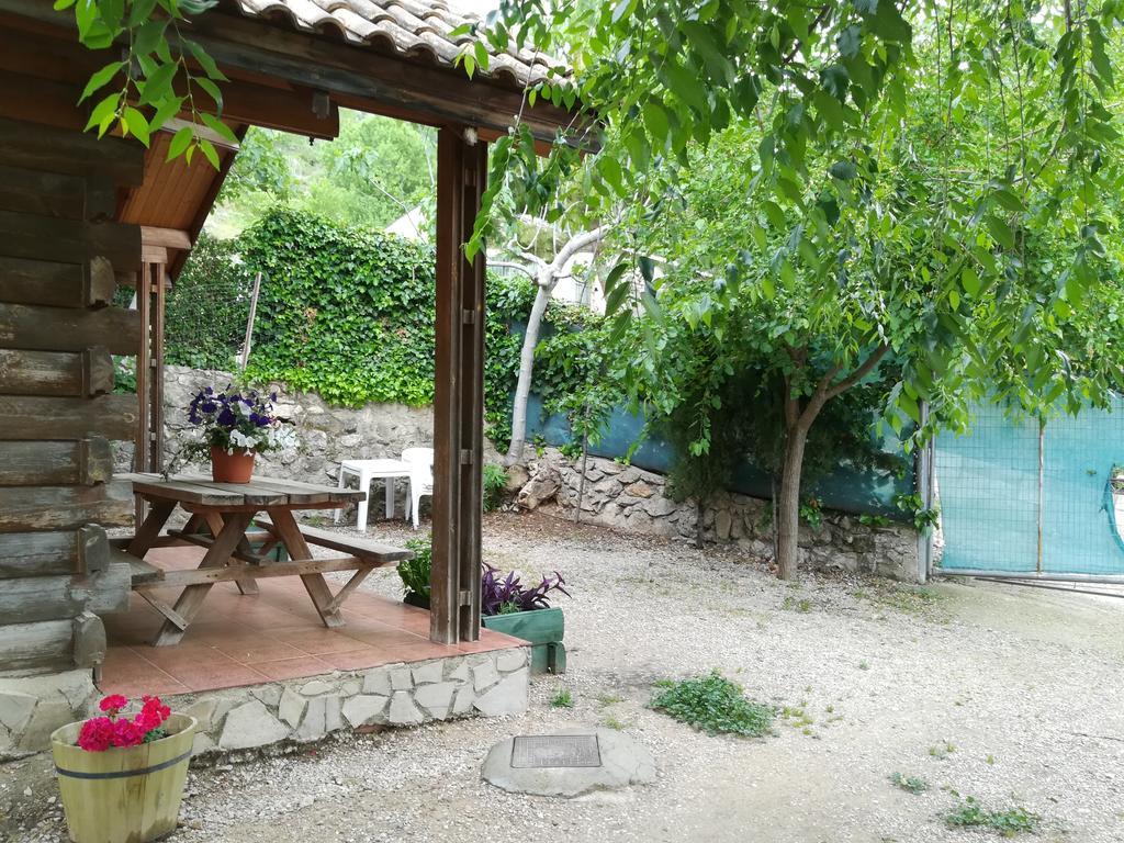 Cabana De Madera La Encina Burunchel Exterior foto